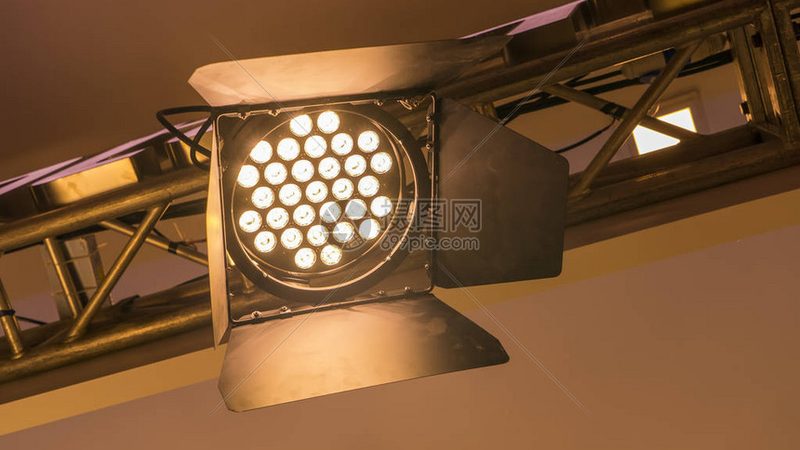 上海洗墙灯批发价格：揭秘影响价格的关键因素**